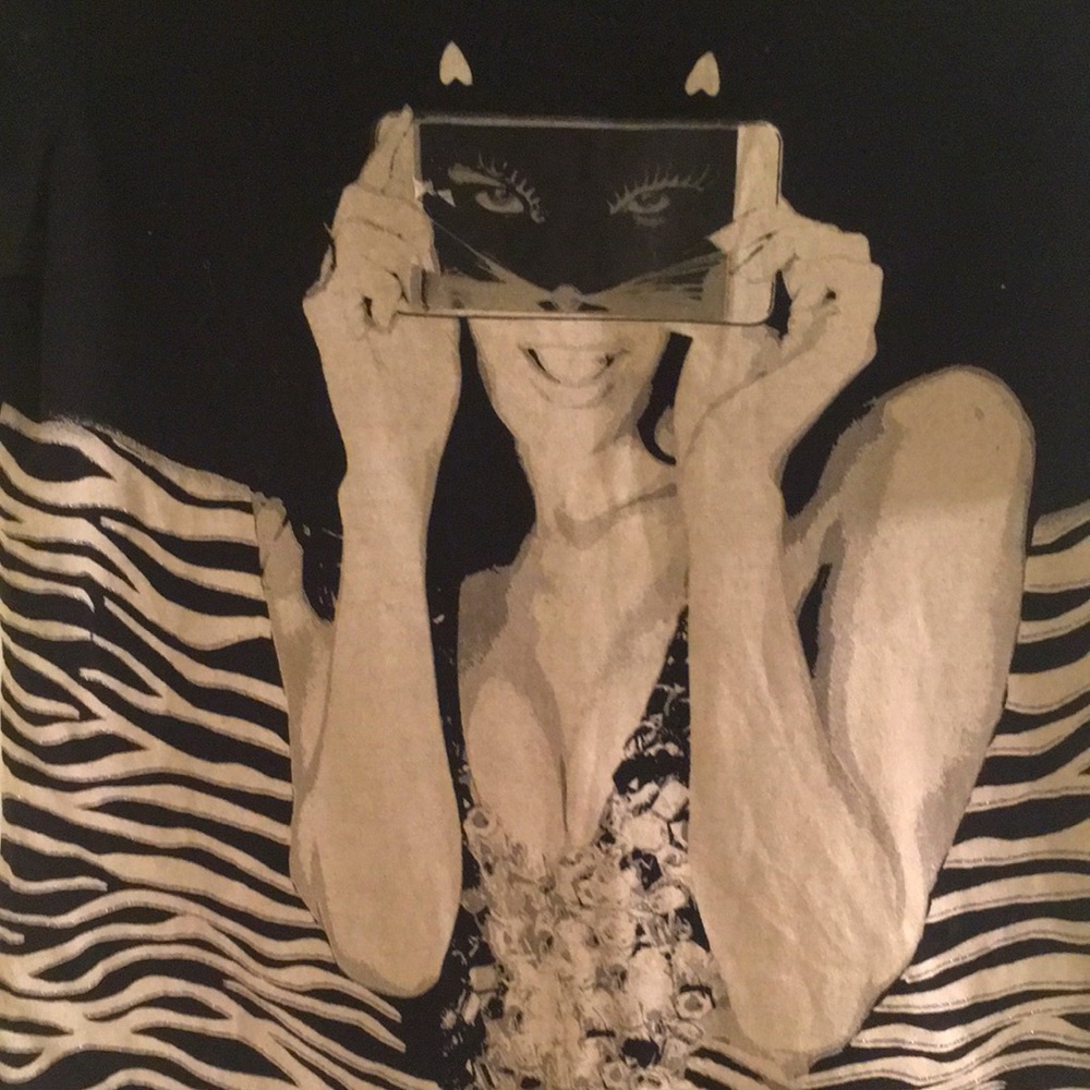 😻Kitty Influencer 📸 Fashion T-shirt, GUESS ECO line